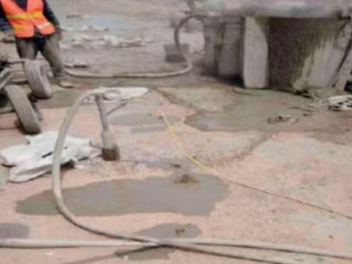 浦口水泥混凝土路面板底注浆技术 路面脱空注浆整治方案