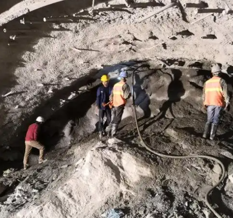 浦口隧道拱顶带模注浆料，微膨胀注浆料的特点及施工工艺